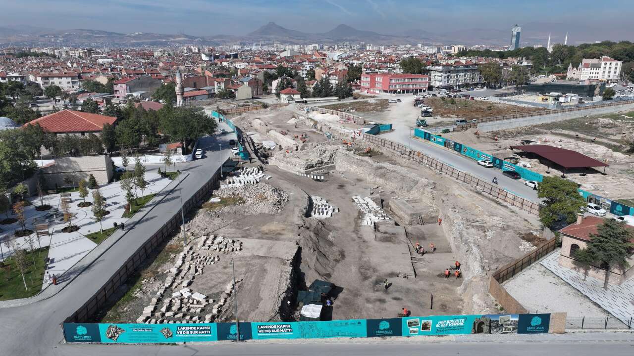 Konya'da tarihin kapısı aralandı! 25 metrelik dev yapı gün yüzüne çıktı 37